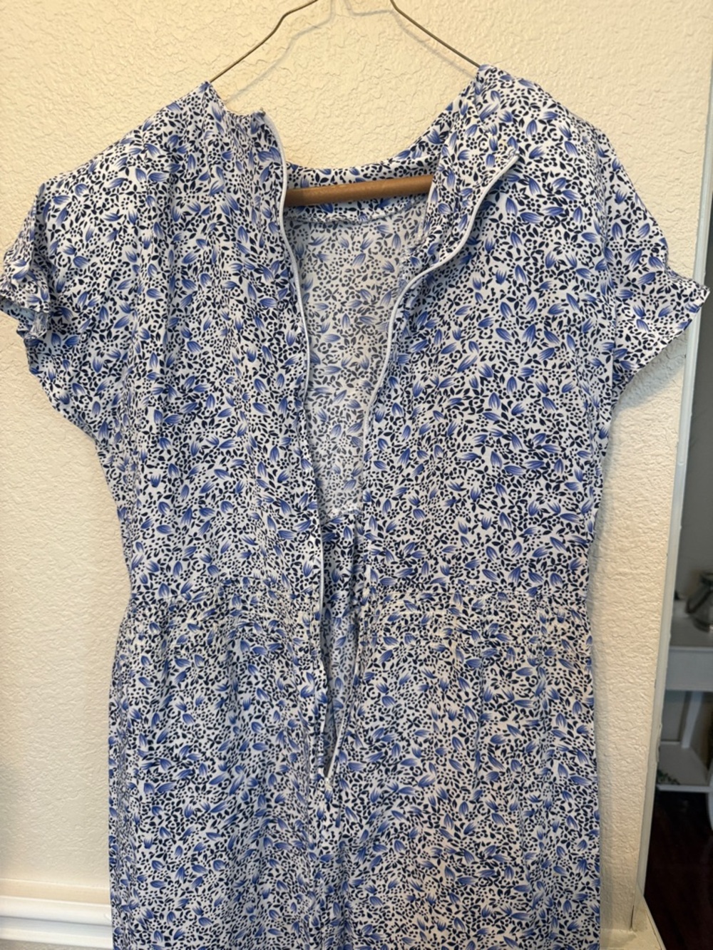 Karin stevens Vintage Floral
Ruched Puff Sleeve Pleated Dress size 10 - Picture 11 of 11